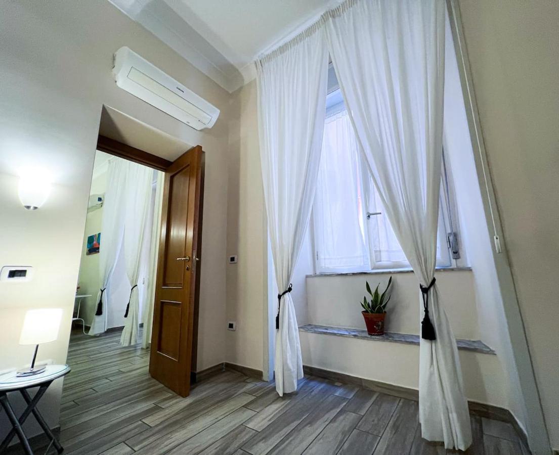 Traversa Toledo, Intero Appartamento Al Plebiscito Napoli Bagian luar foto