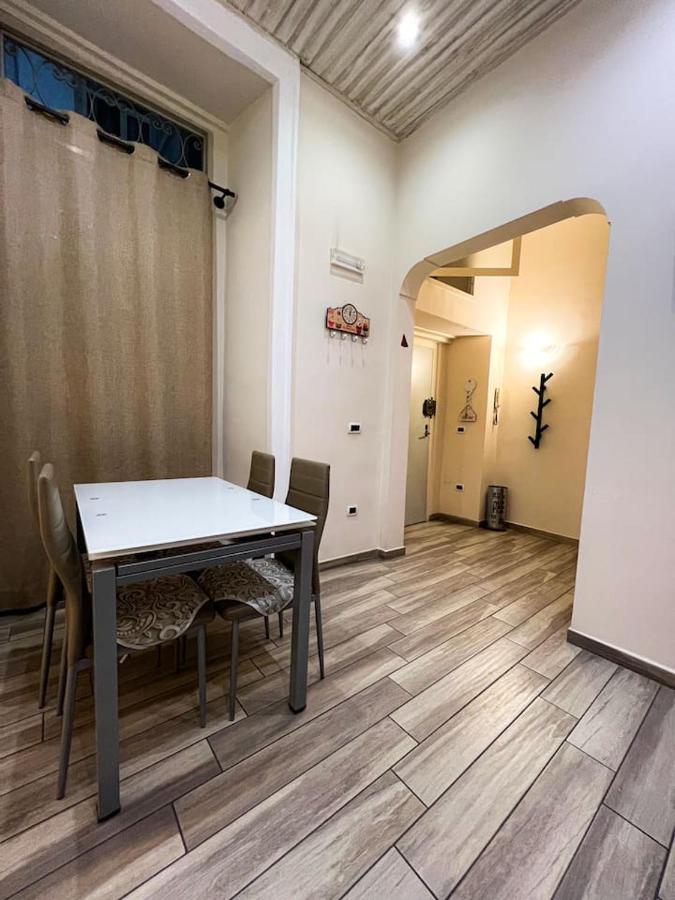 Traversa Toledo, Intero Appartamento Al Plebiscito Napoli Bagian luar foto